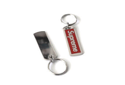 ルイヴィトン シュプリームコピー ルイヴィトン シュプリーム Box Logo Metal Tag keychain 赤 キーホルダー